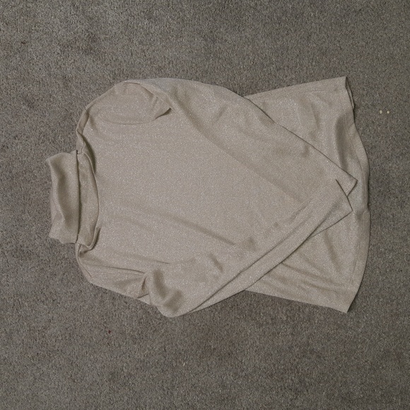 Gap rib metallic turtleneck size medium champagne beige perfect for the holidays - Picture 2 of 3